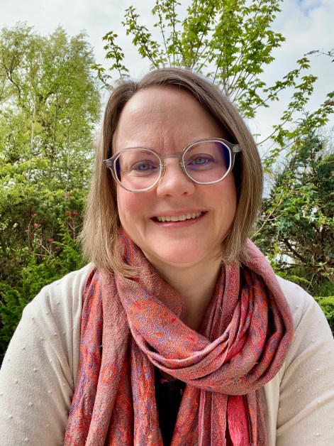 To show image of Lorinda so you can know her better.